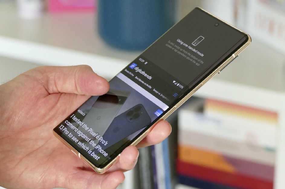 pixel-6-pro-android-12-one-hand-screen-2000×1333