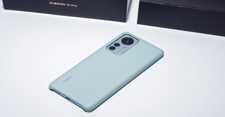 kham-pha-ben-trong-hop-dung-cua-xiaomi-12-pro-6