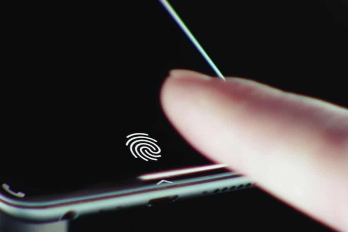 in-display-vs-side-mounted-fingerprint-sensor-2
