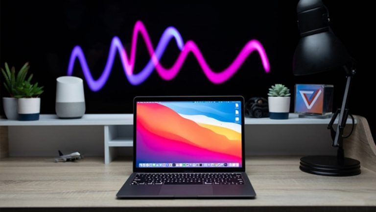 MacBook màn hình gập