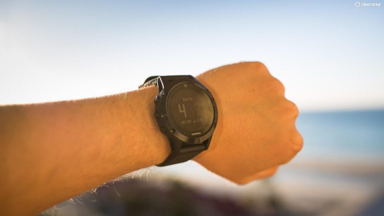 đồng hồ năng lượng mặt trời