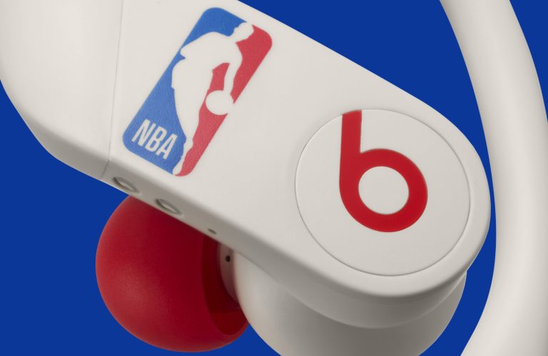 Powerbeats_Pro_NBA75_Ivory