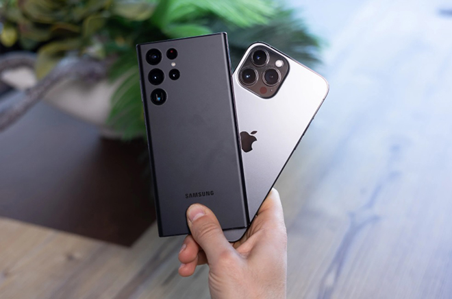 droptest iPhone 13 và Galaxy S22