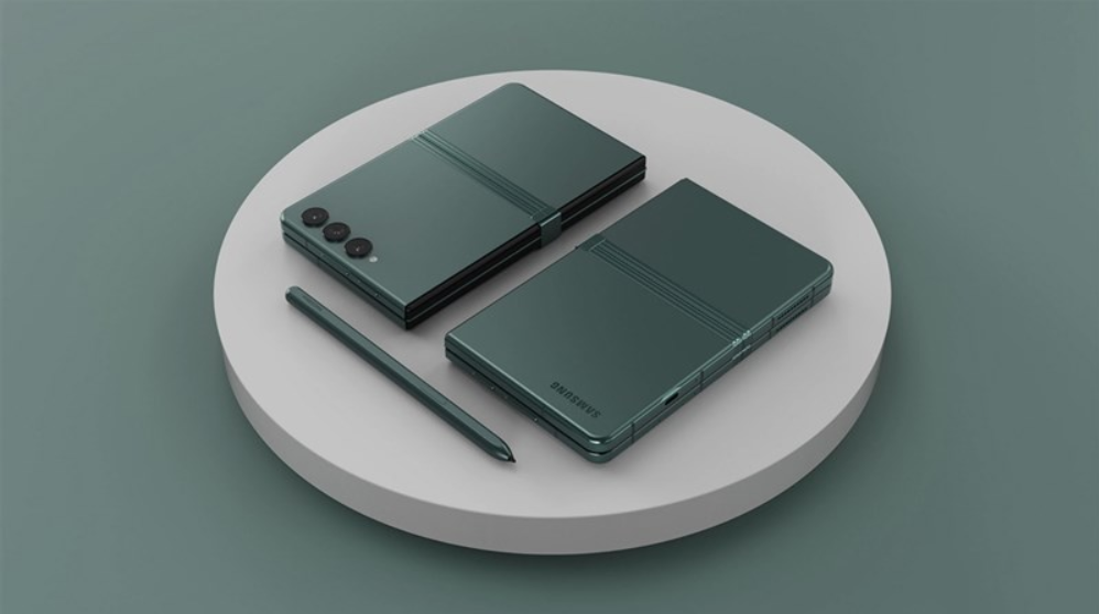 Galaxy-Z-Fold4-gap-ngang-doc-4