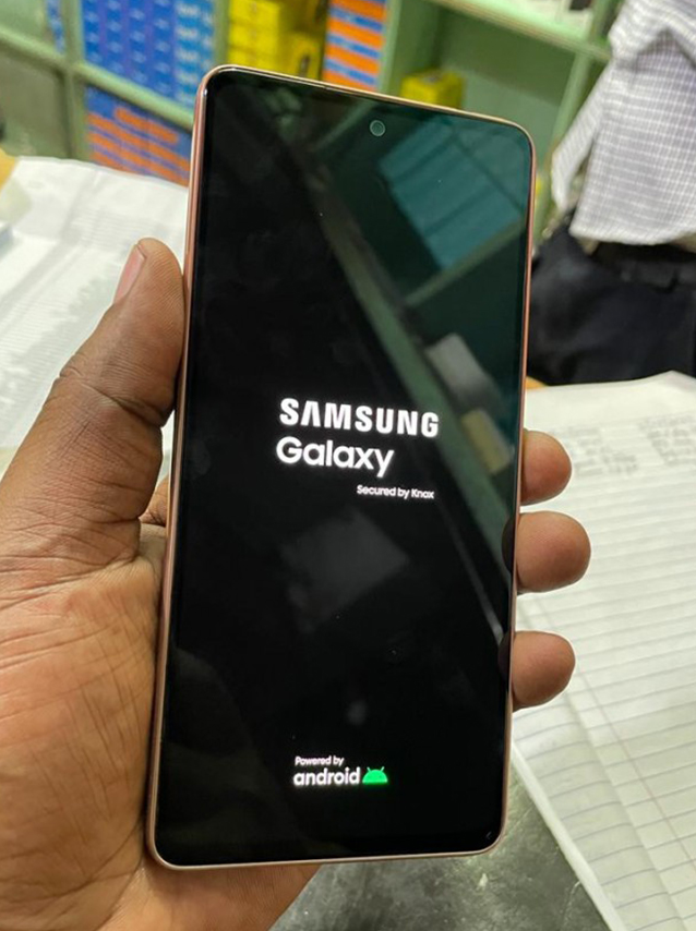 galaxy-a53-tren-tay-2