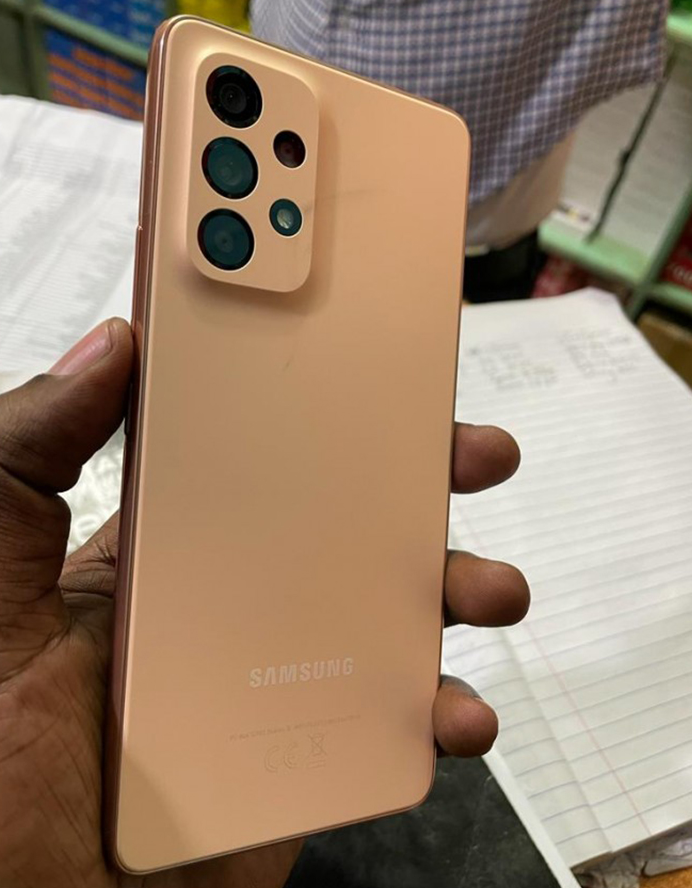 galaxy-a53-tren-tay-3