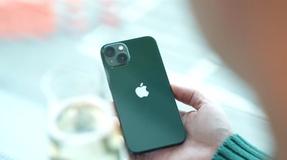 mo-hop-iphone-13-xanh-la-4