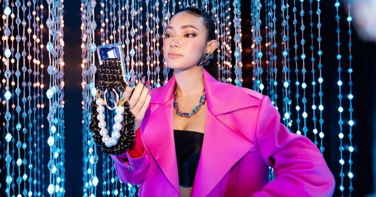 Galaxy-Z-Flip3-Flex-Your-Way-1