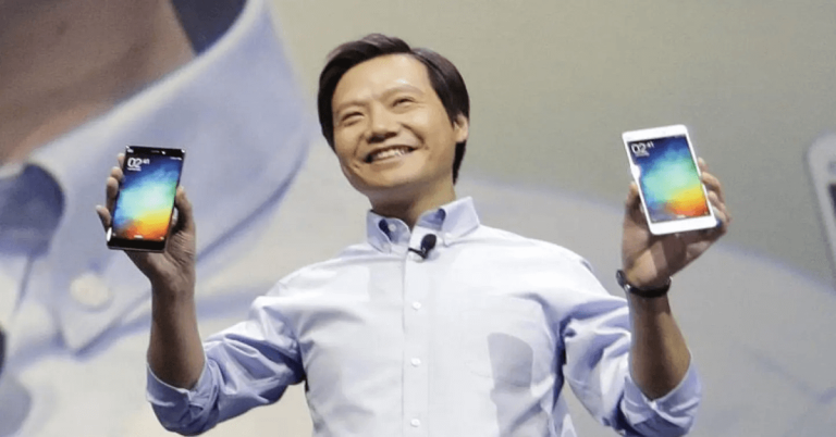 ceo-lei-jun-su-dung-bon-chiec-dien-thoai-cung-mot-luc-2