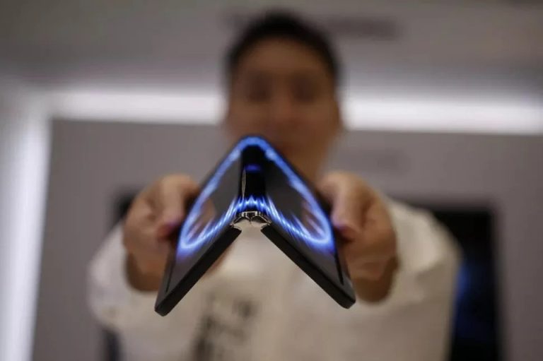 lg-foldable-360-degree