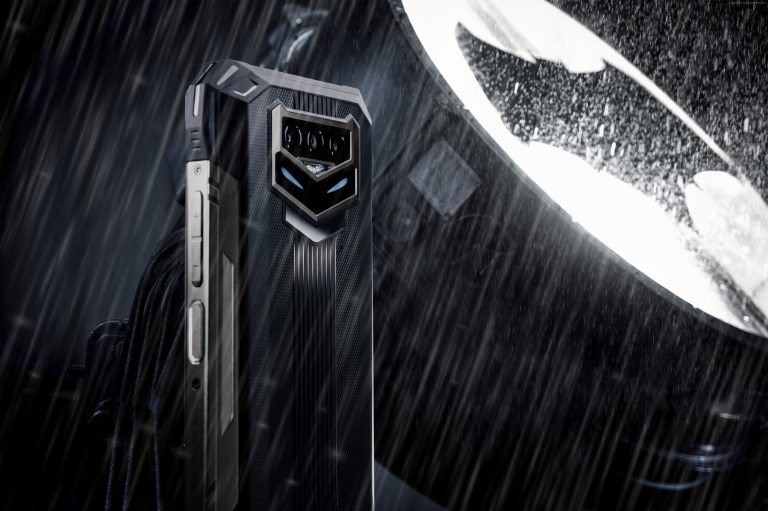 doogee-ra-mat-s89-pro-voi-pin-khung-12000-mah-va-thiet-ke-batman