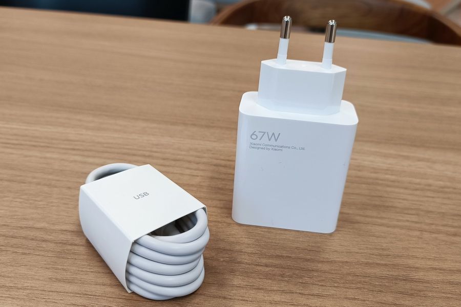 Cuối cùng ngày này cũng đến: Điện thoại Redmi sẽ bỏ củ sạc tặng kèm