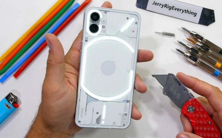 xem-man-tra-tan-nothing-phone-1-de-kiem-tra-do-ben-cua-no