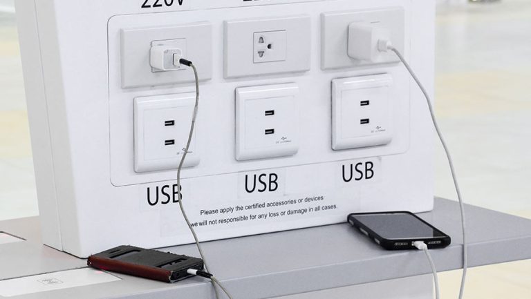 never-charge-phone-airport