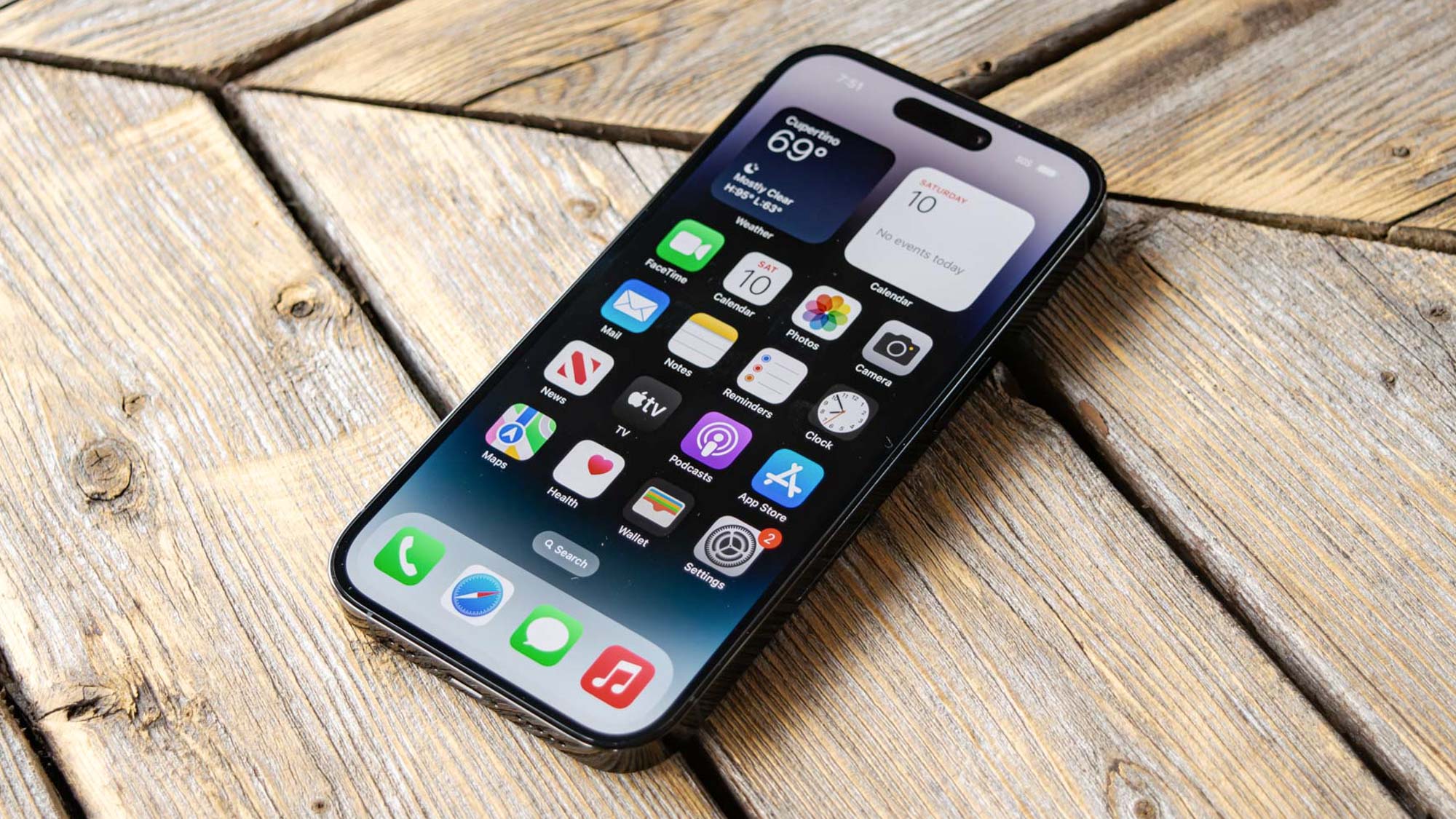 Mặc kệ thị trường smartphone sụt giảm, doanh số iPhone 14 Pro vẫn tiếp tục tăng | Hoàng Hà Mobile
