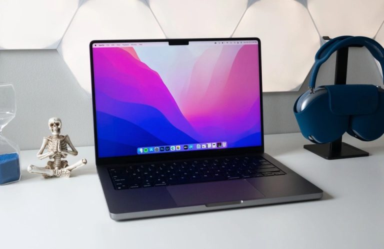 apple-tri-hoan-ra-mat-macbook-pro-14-inch-va-16-inch-cho-den-nam-sau-225643693