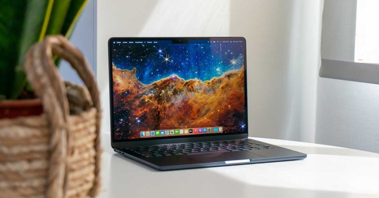 macbook-air-m2-refurbished-1