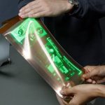 LG gây bất ngờ khi giới thiệu màn hình có thể tăng kích thước chỉ bằng cách kéo giãn