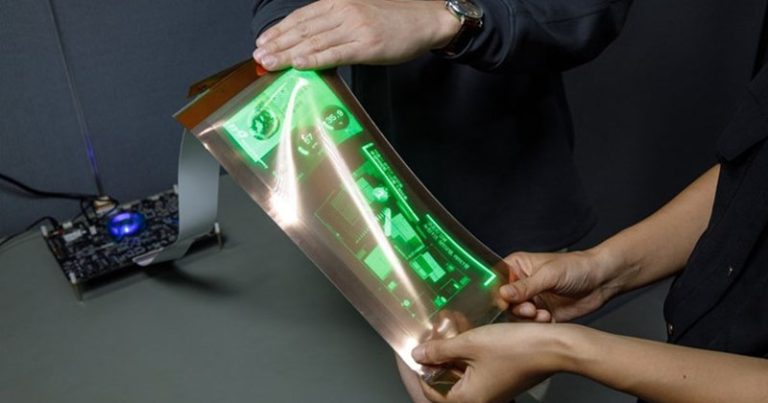 man-hinh-keo-gian-LG-1