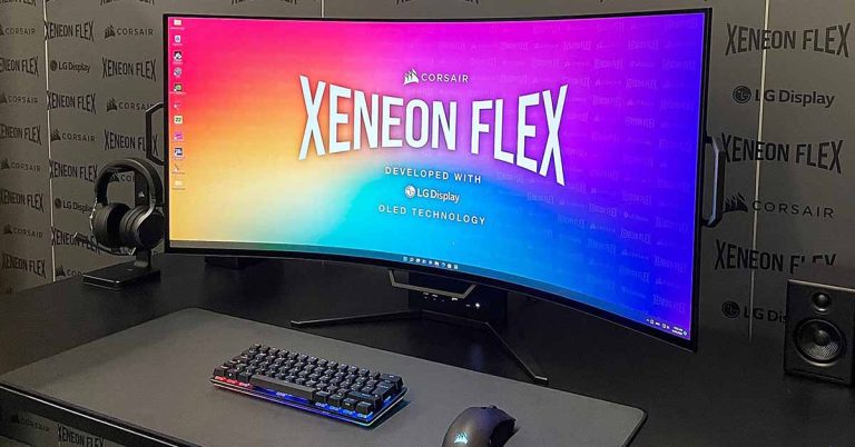 man-hinh-uon-cong-corsair-1