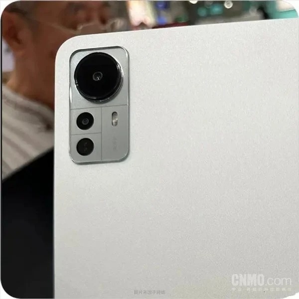 xiaomi-pad-6-lo-anh-chup-thuc-te-voi-thiet-ke-camera-tuong-tu-xiaomi-12-2