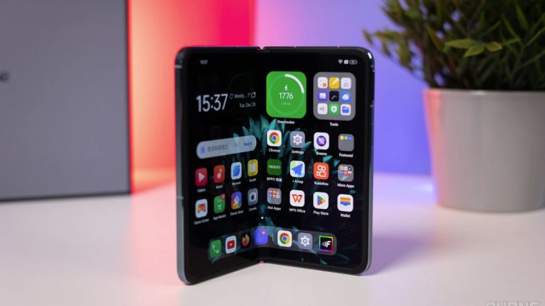 OnePlus ra mắt điện thoại gập