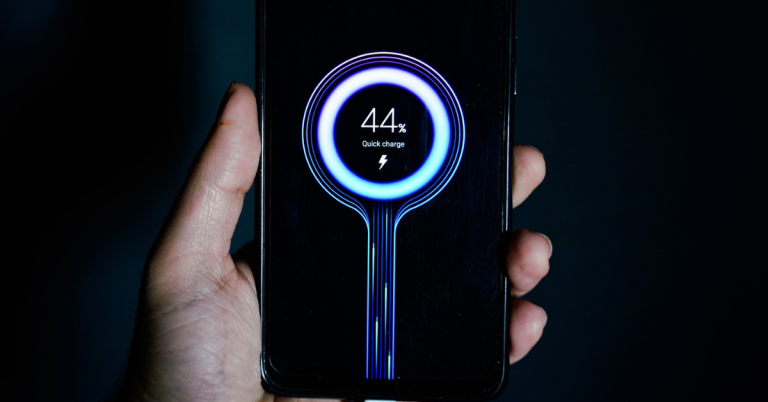 3-cong-nghe-sac-nhanh-sac-day-dien-thoai-trong-chua-toi-10-phut