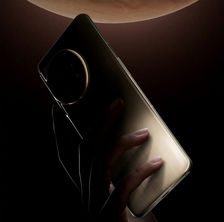 OnePlus 11 Jupiter Rock Edition