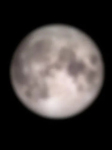 moon_blurred_43