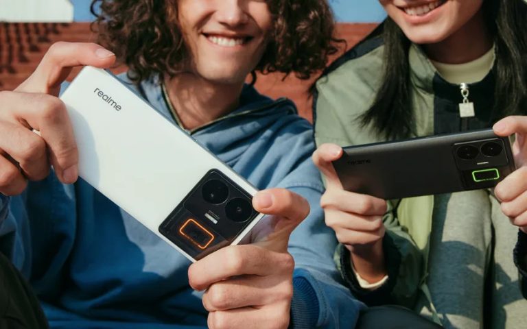 ra-mat-realme-gt3-smartphone-sac-nhanh-nhat-the-gioi