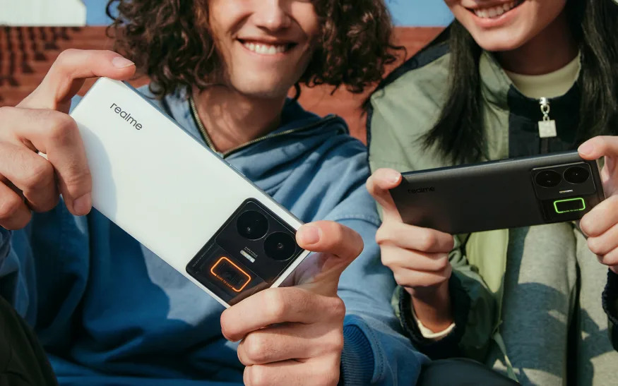 ra-mat-realme-gt3-smartphone-sac-nhanh-nhat-the-gioi