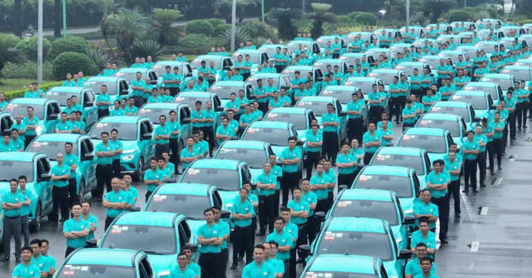 taxi-xanh-sm-voi-dan-xe-vinfast-cua-ty-phu-pham-nhat-vuong-lan-banh-tren-thu-do-tu-14-4-5