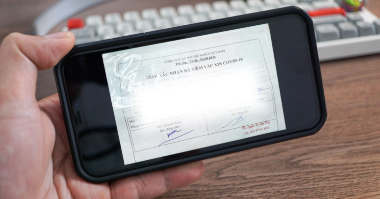 3-loai-anh-tuyet-doi-khong-nen-luu-vao-dien-thoai-di-dong