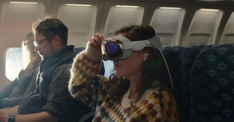 apple-vision-pro-lenses-thump