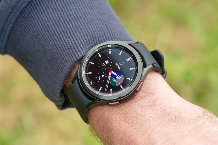 Tính năng chạm cạnh để cuộn vẫn được Samsung giữ Galaxy Watch 6 