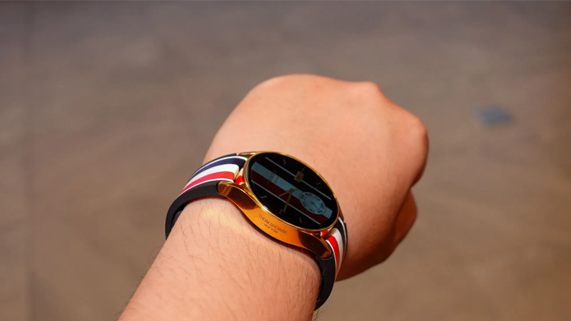 Galaxy-Z-Fold5-Thom-Browne-edition-4