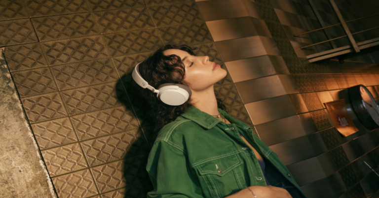 tai-nghe-accentum-wirelesst-sennheiser-ambeo-soundbar-mini