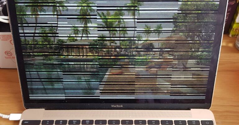 man-hinh-macbook-bi-soc-ngang