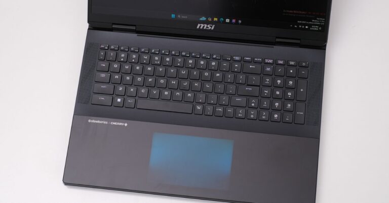 laptop-game-Titan-18-HX-hon-100-trieu-dong-1