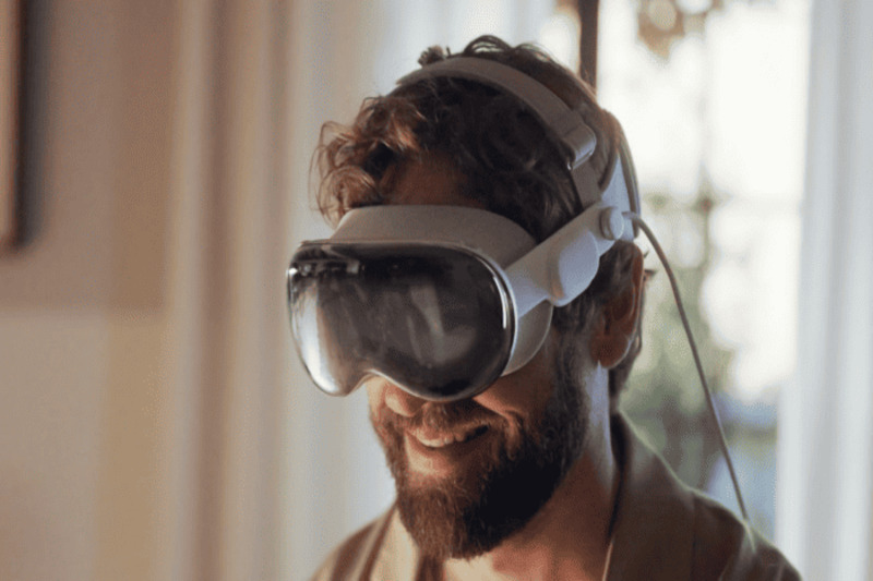 apple-vision-pro-2-1