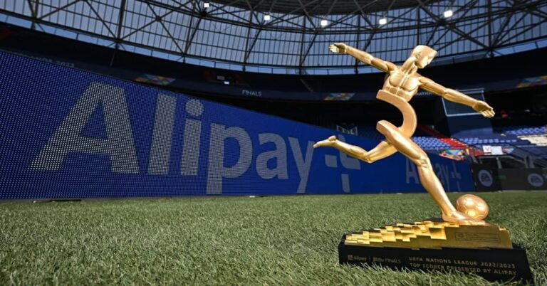 chiec-giay-vang-euro-2024-thumb