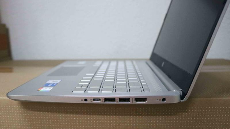 laptop-HP-14s-ep0128T-8U6L5PA-4