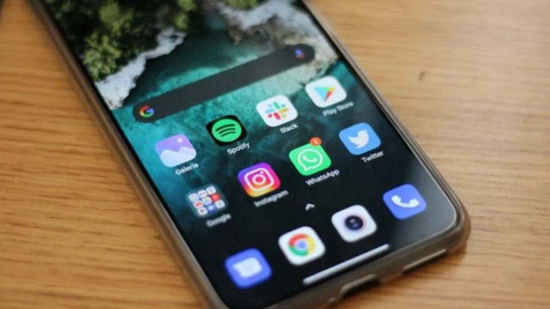  điện thoại Mi 1 đầu tiên 