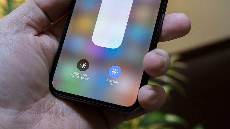 Chế độ True Tone làm màn hình của iPhone bị vàng