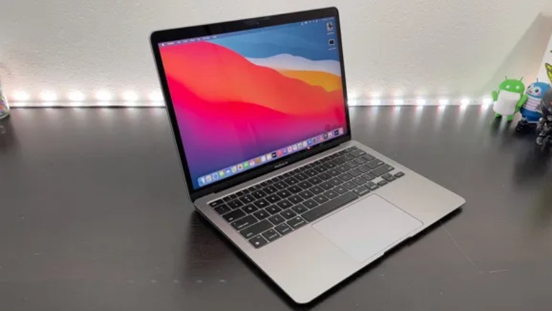 MacBook-Air-M1-13-inch-1