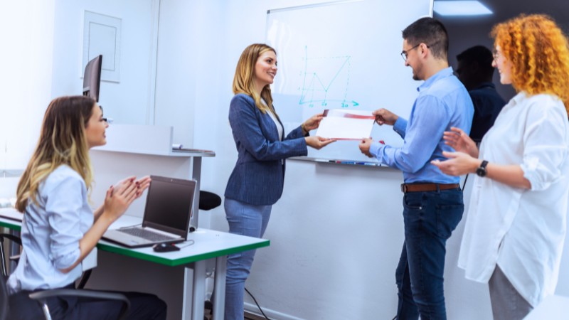 tai-mau-giay-khen-file-word-3