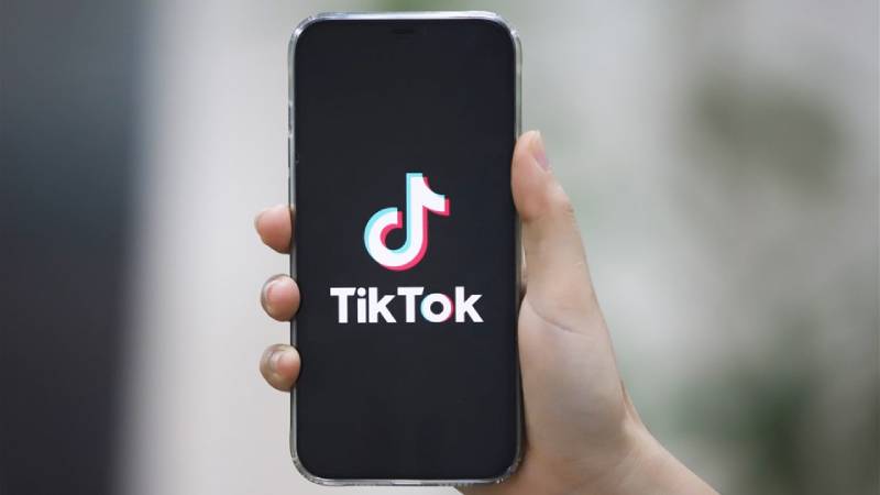 Tại sao nhiều người thích tải nhạc remix Tik Tok về điện thoại?