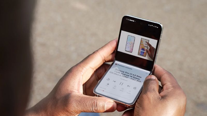 điện thoại gập 3