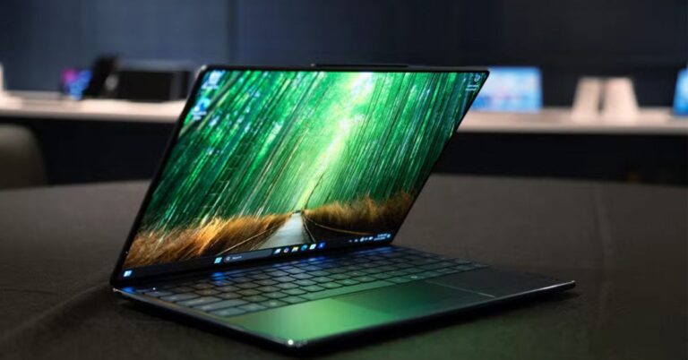 ra mắt laptop Yoga Slim 9i