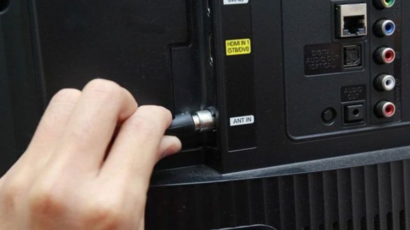 tivi-bi-soc-man-hinh-8